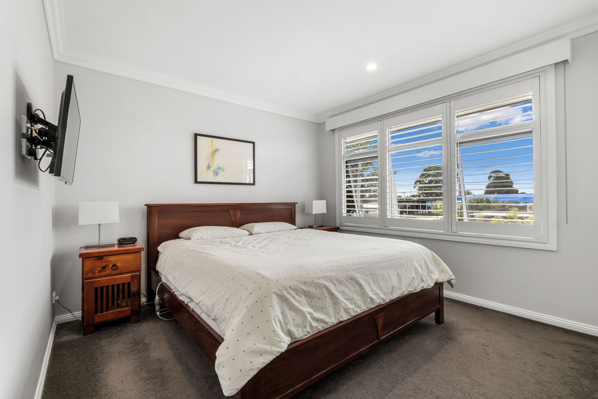 Stylish, Low Maintenance Living in Prime Thomastown Pocket