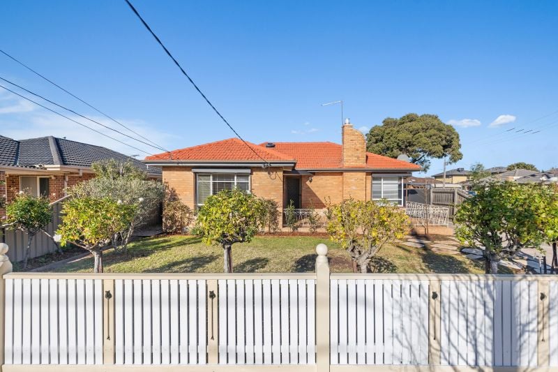 31 Dickens Street, Lalor