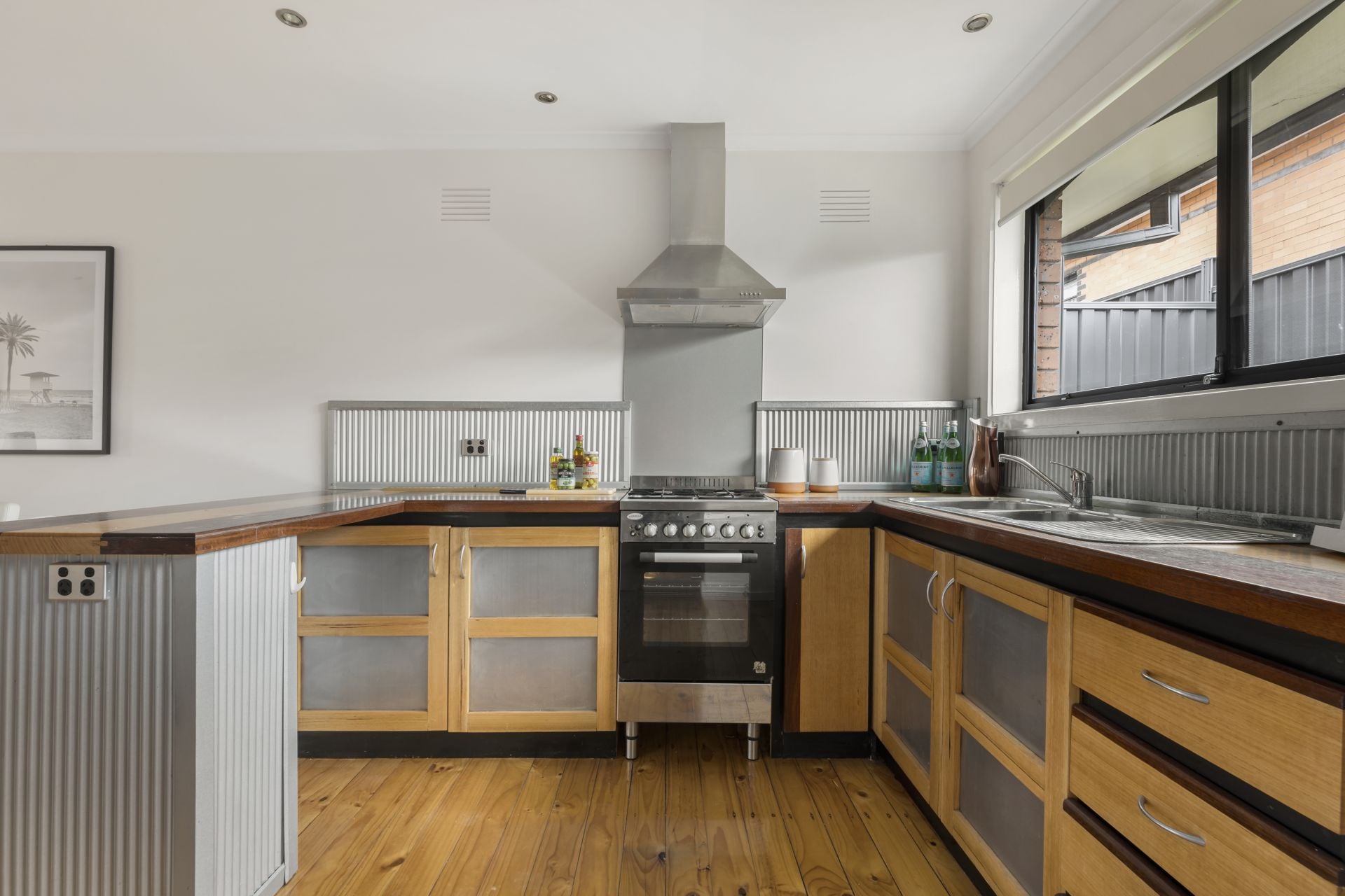 Stylish Living in Serene Location