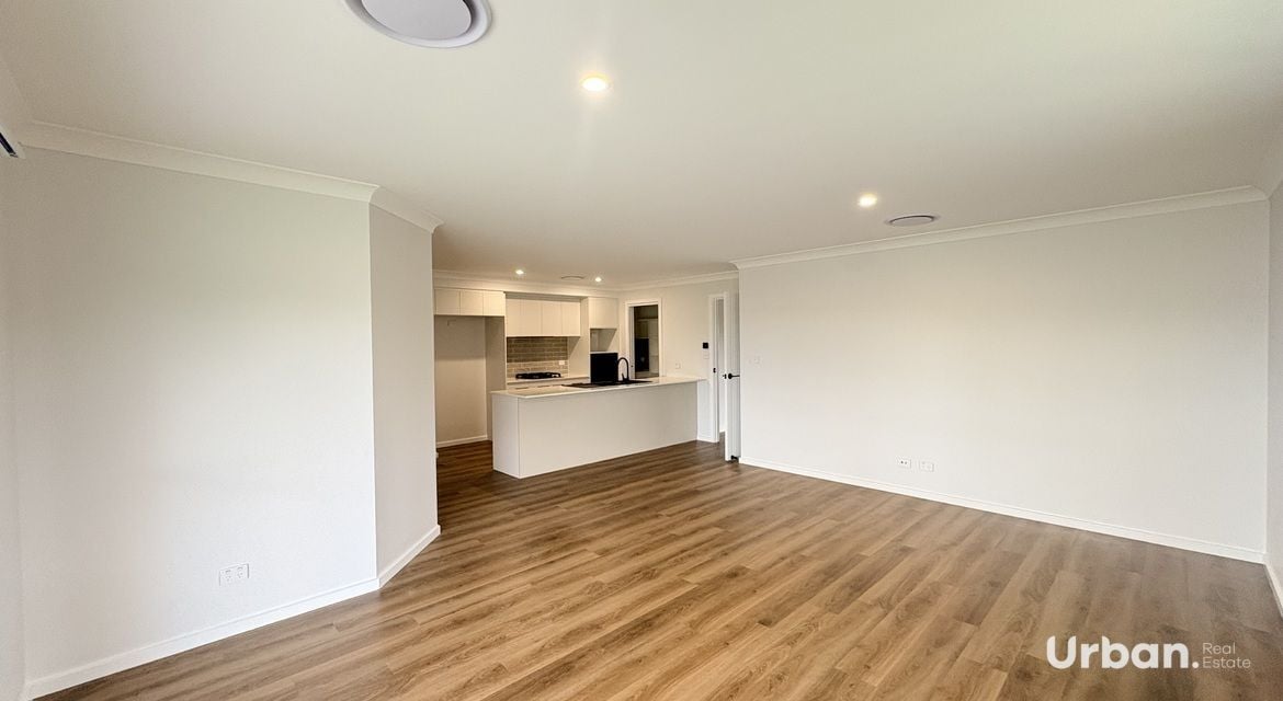 Lochinvar 10 Cahill Close