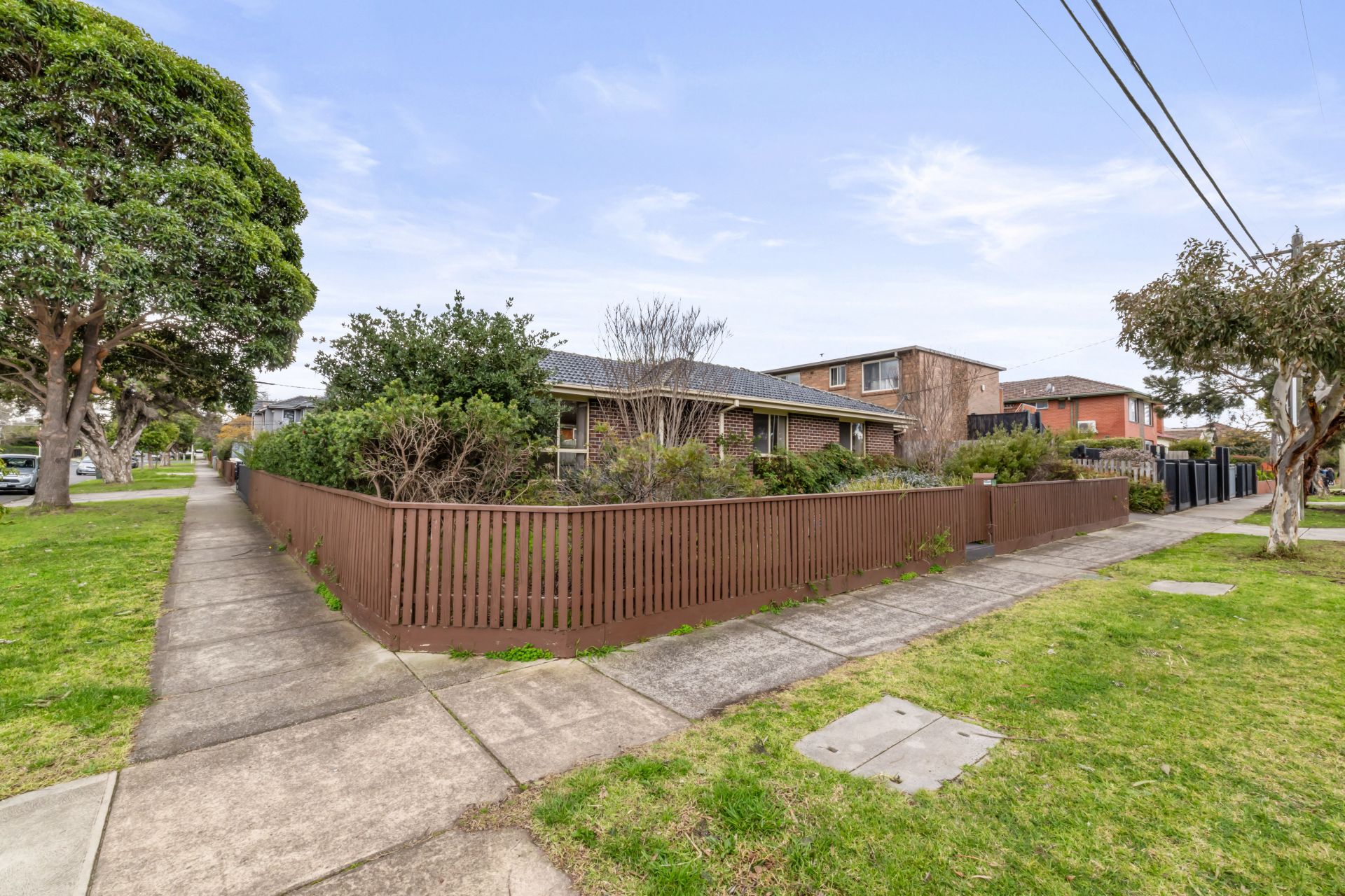 Stunning Home Opposite Penders Park