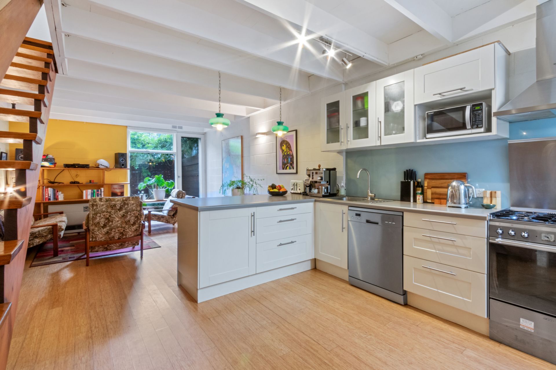 Charming 2 Bedroom, Townhouse!