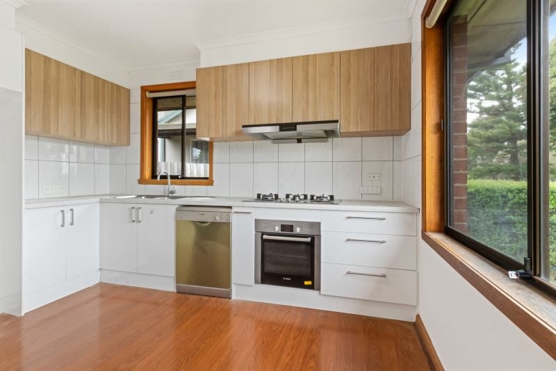 13 Winter Crescent, Reservoir