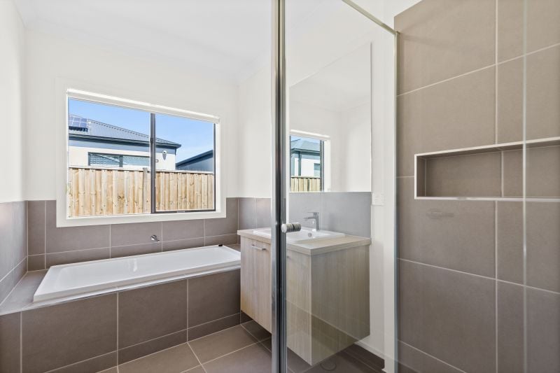 10 Noir Road, Wollert