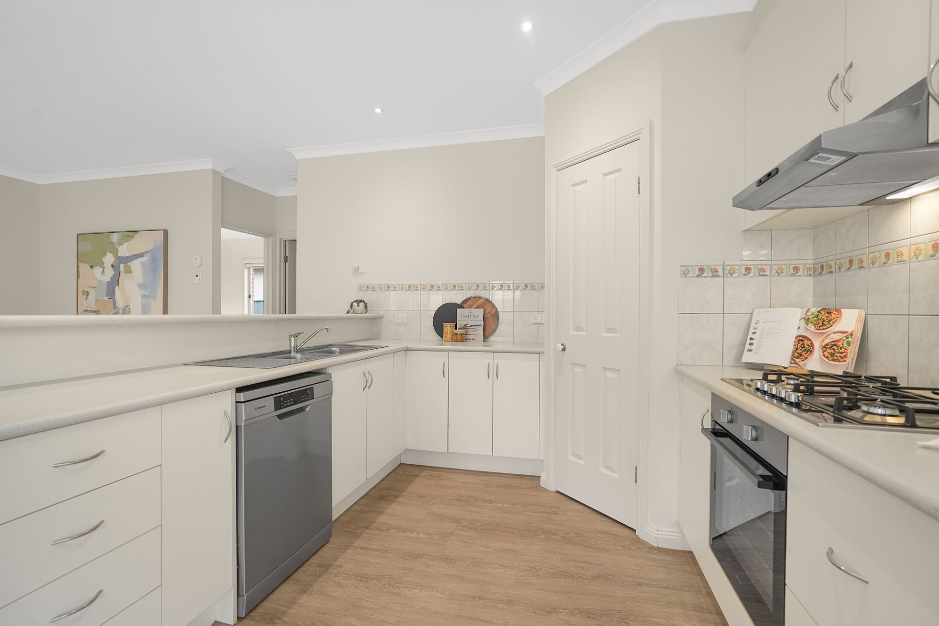 18 St Swindons Avenue, Lake Gardens, Lake Gardens - Thumbnail 7