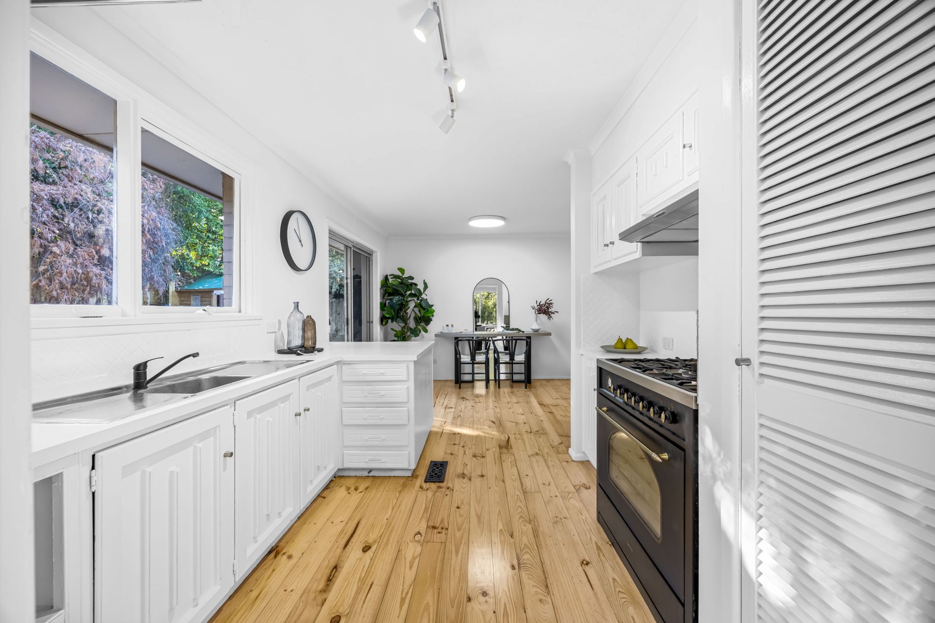 8 Mansfield Avenue, Mount Clear, Mount Clear - Thumbnail 2