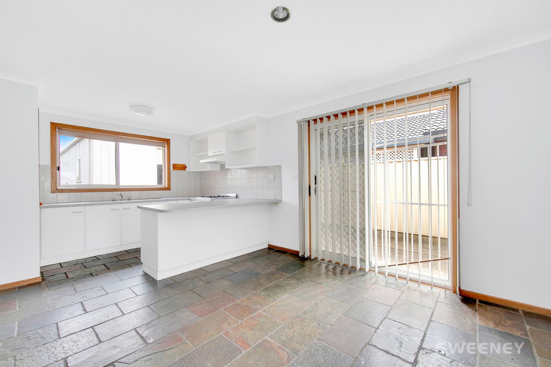 25 Whitehead Court, Altona Meadows - Thumbnail 4