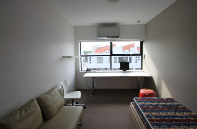 Fully Furnished Studio Apartment with Park Views in Prime Student Location