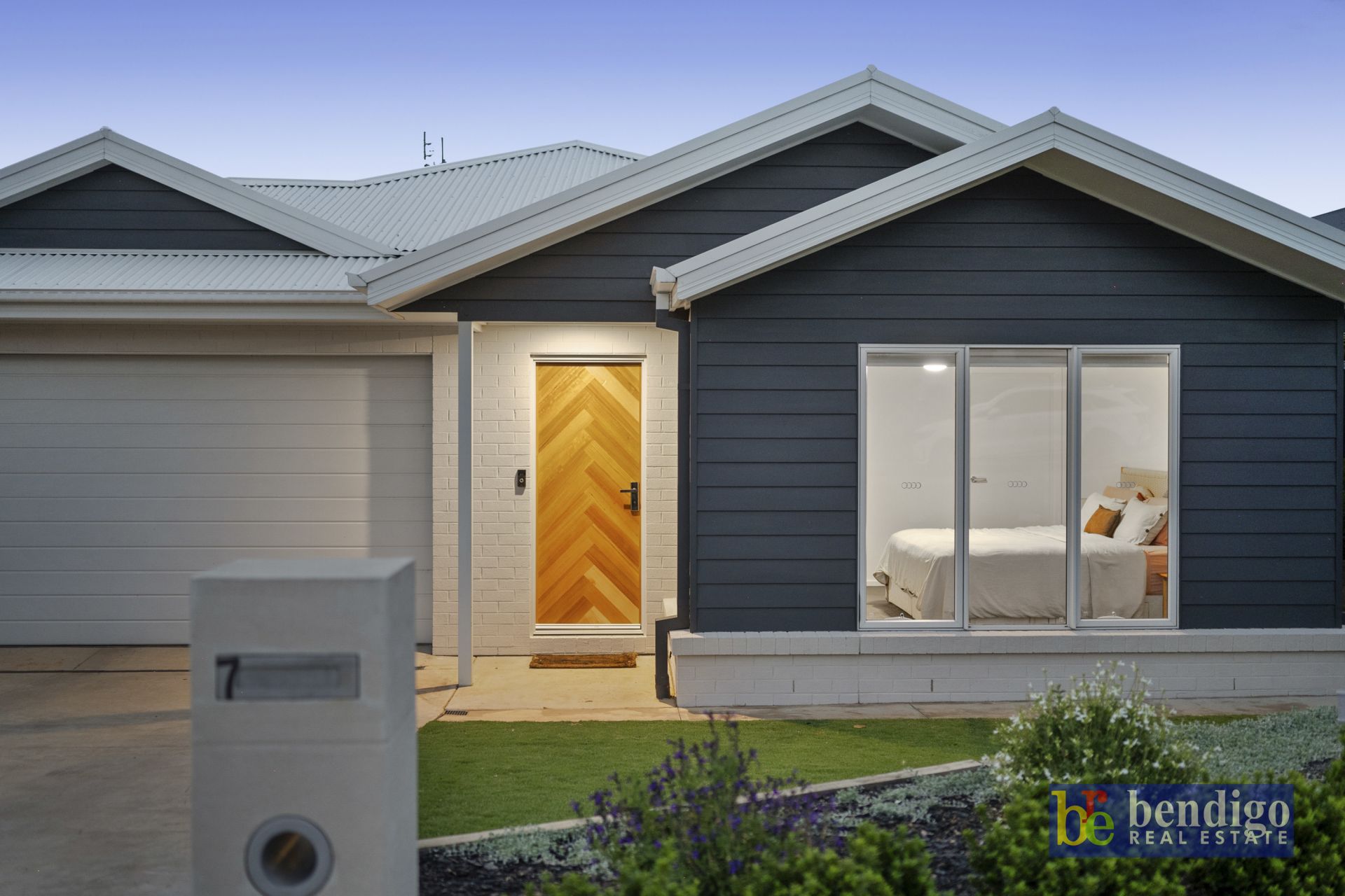 7 Hesse Avenue Flora Hill VIC, Hill - Thumbnail 2