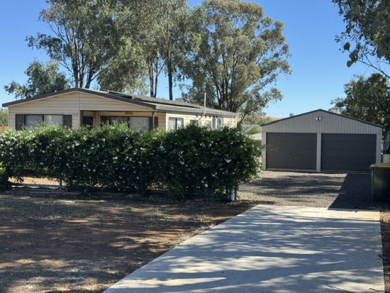 46 Belmore Street, WOODSTOCK, Woodstock - Thumbnail 2