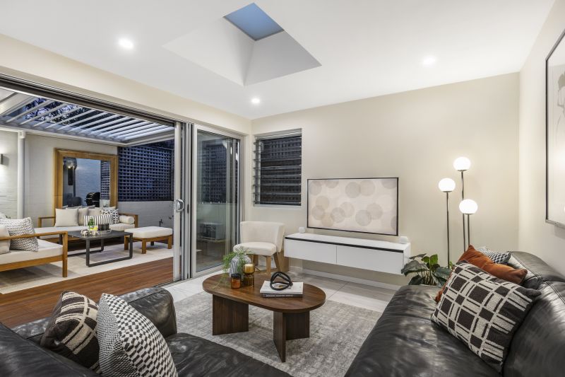 Beautifully renovated family home in prized harbourside setting