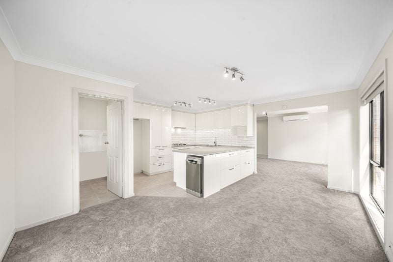 15 Sunbird Gardens, Epping