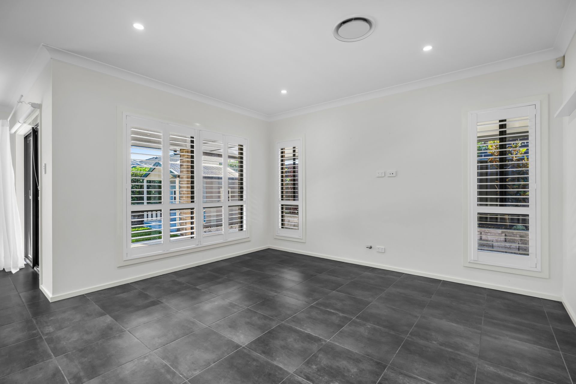 41 Derbyshire Road, Spring Farm, Spring Farm - Thumbnail 5