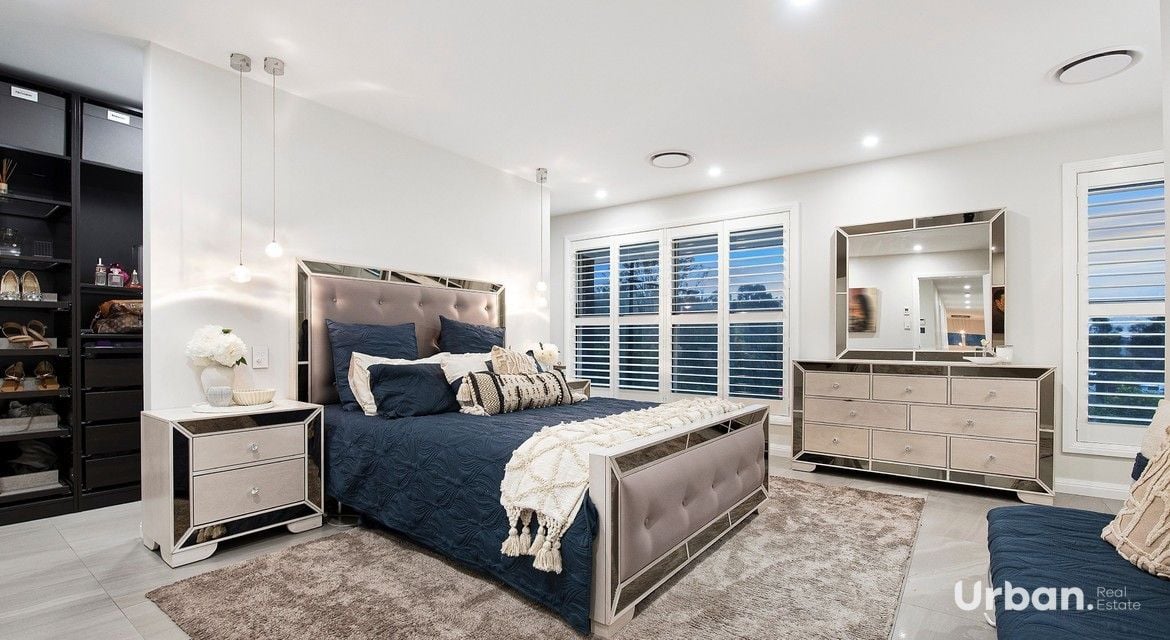 Colebee 65 Coronato Parade