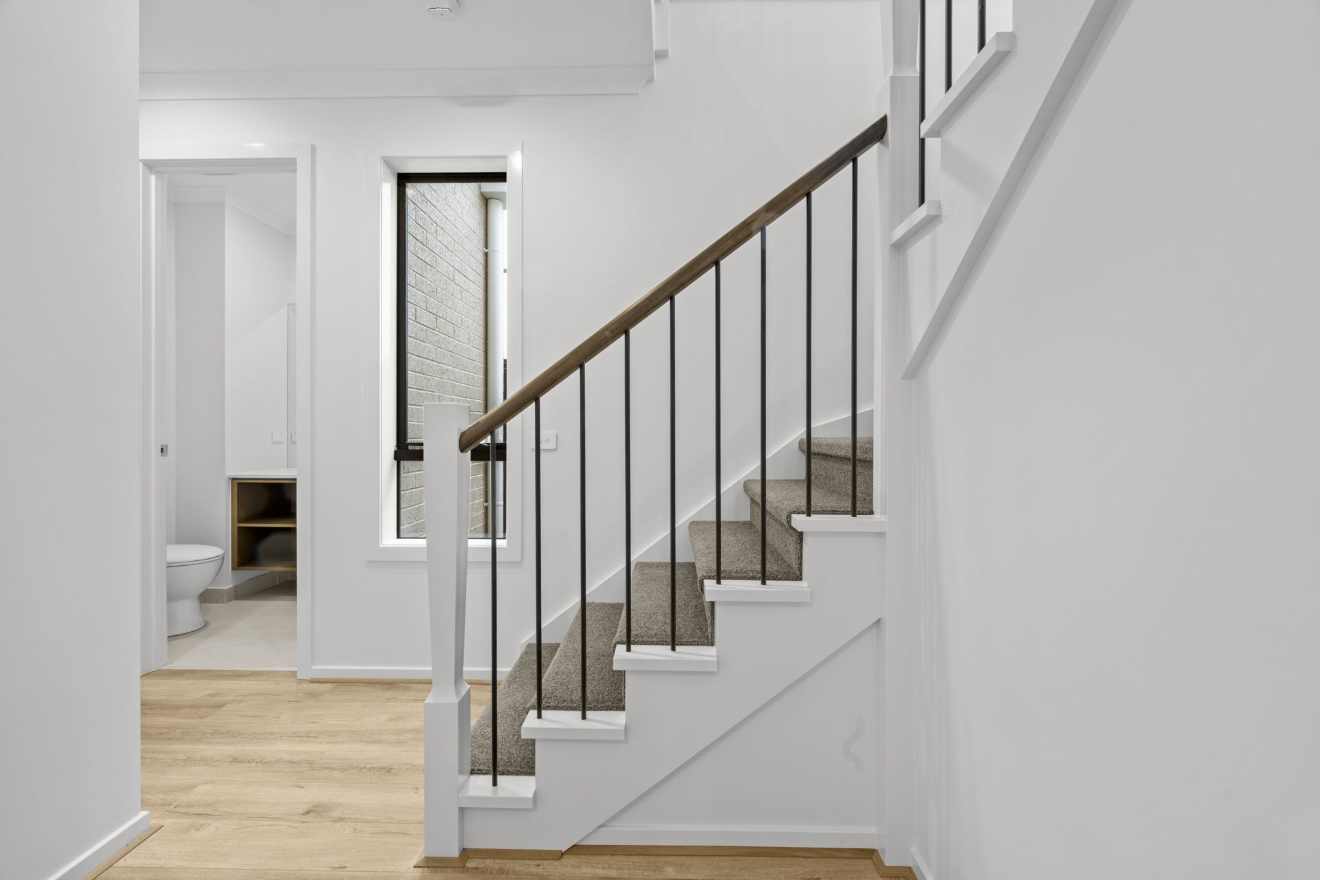 CONTEMPORARY COMFORT MEETS CONVENIENCE