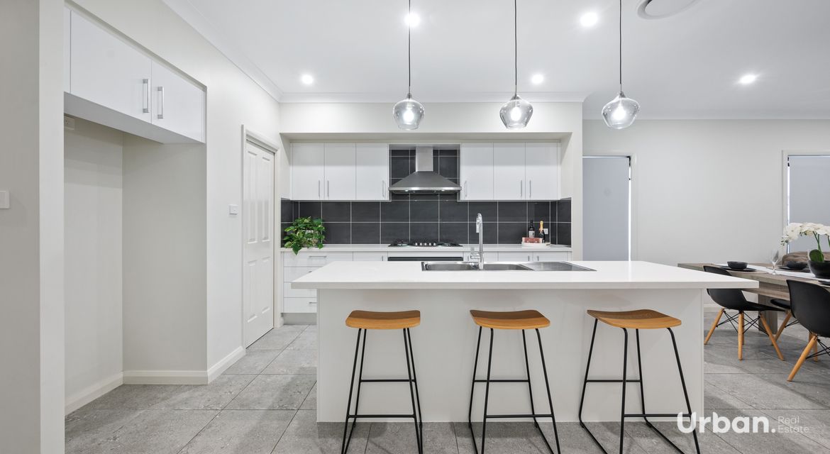 Austral 673 Edmondson Avenue