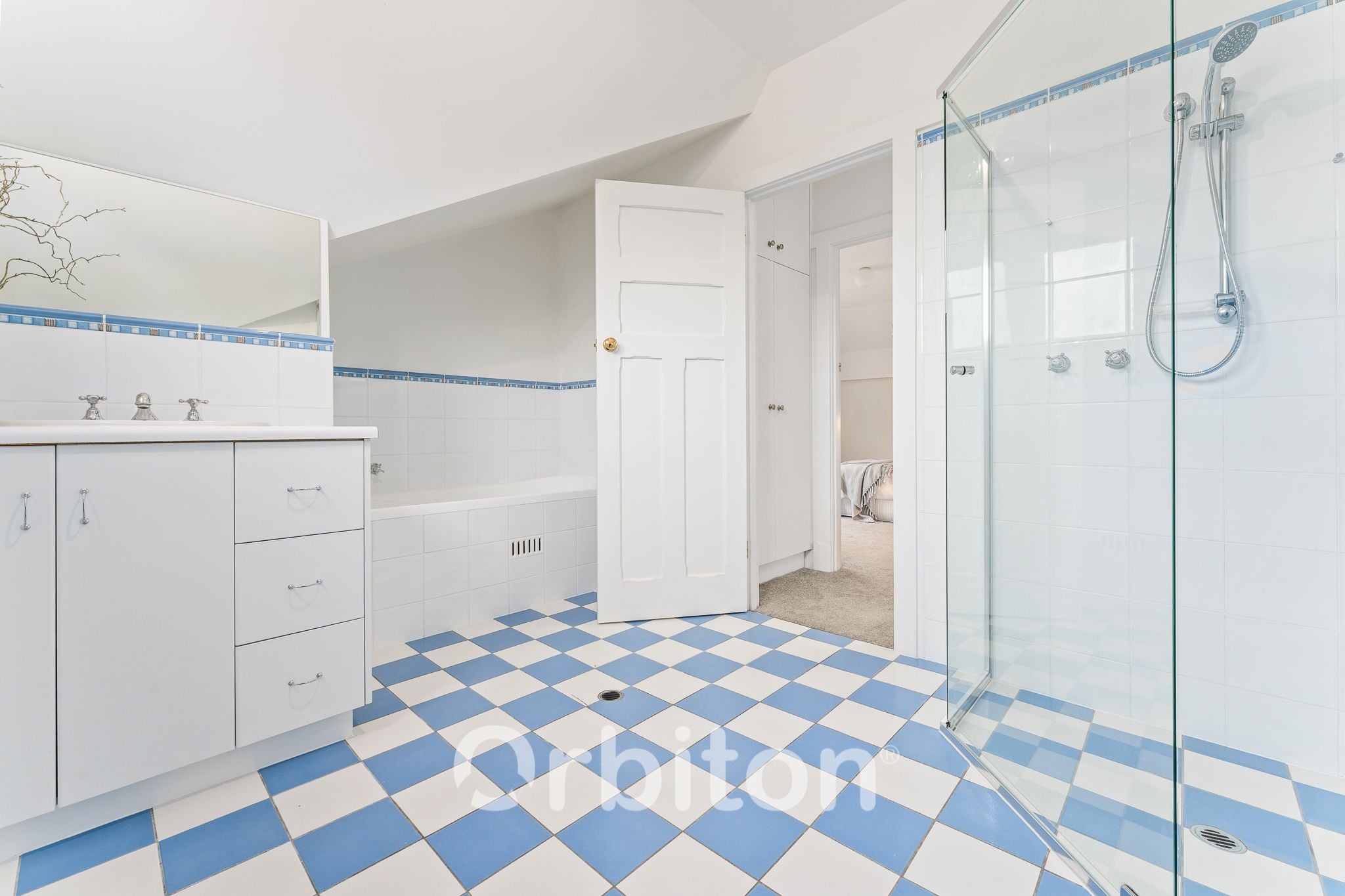 52 Fourth Avenue, St Peters SA 5069