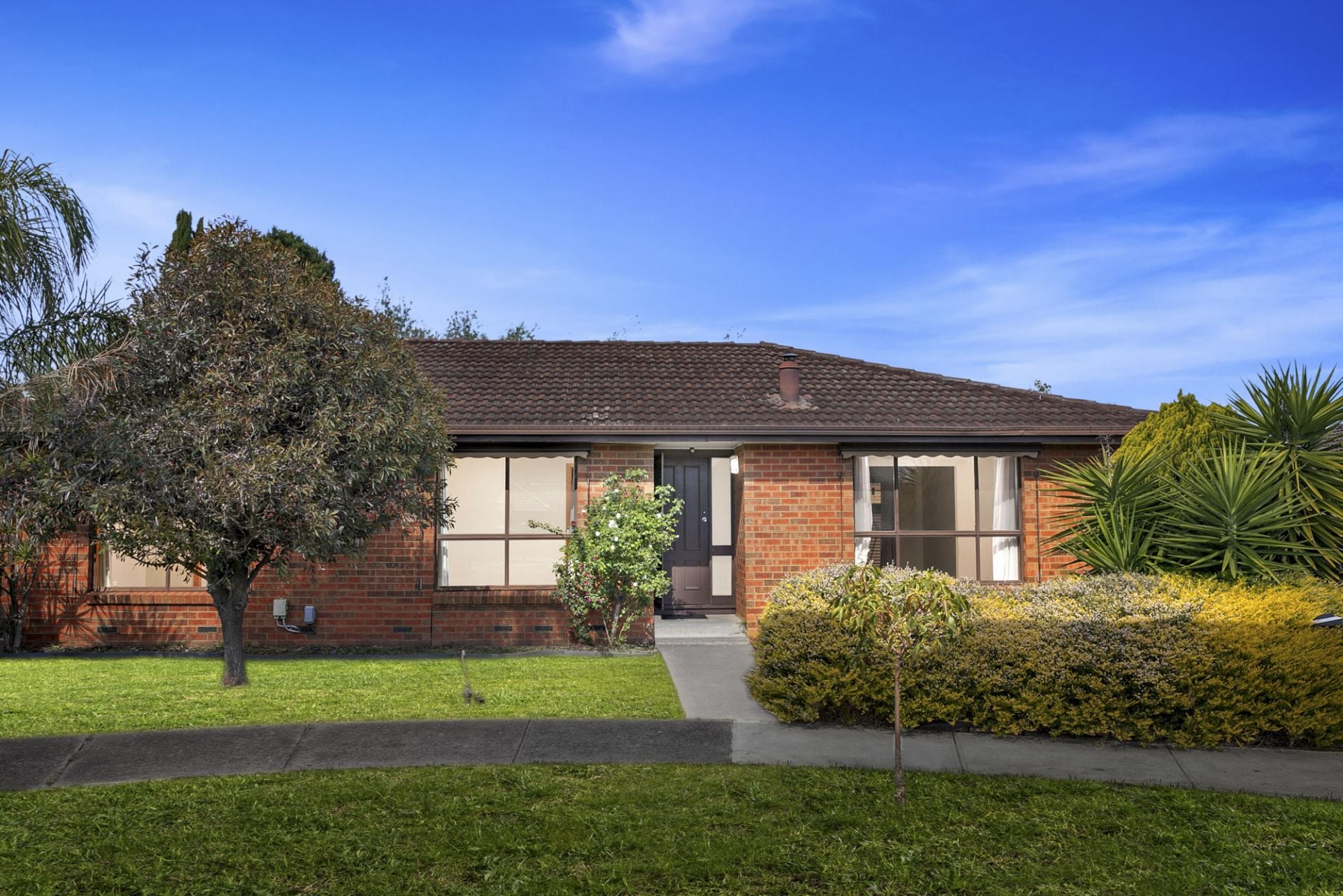 An Immaculate Home With Oversized Garage