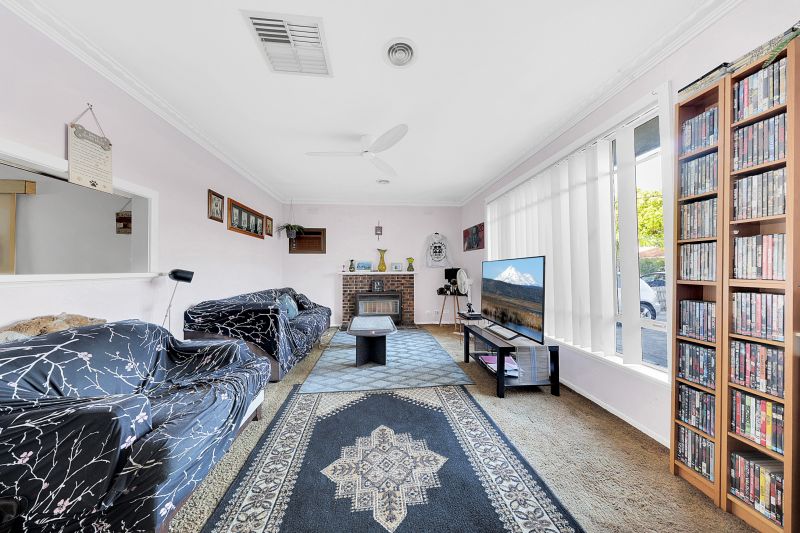 30 Newton Crescent, Lalor