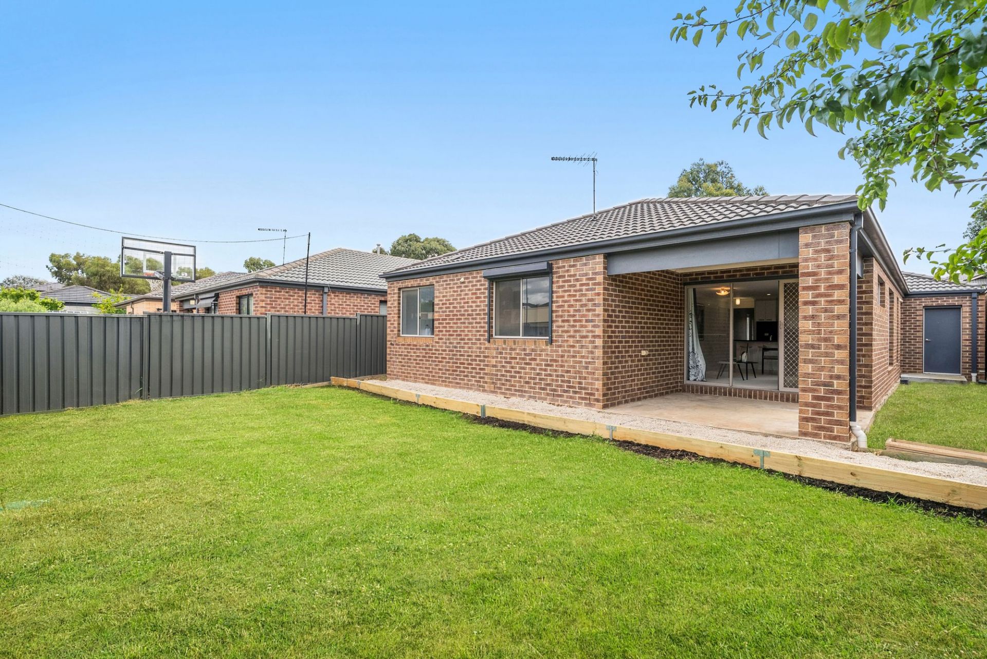 Perfectly Positioned Family Living with Lifestyle Convenience