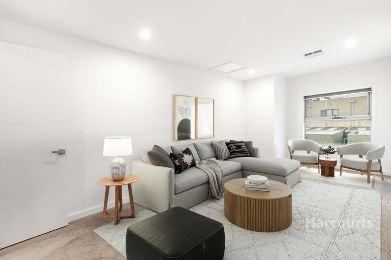 7 Waterview Walk, Caroline Springs