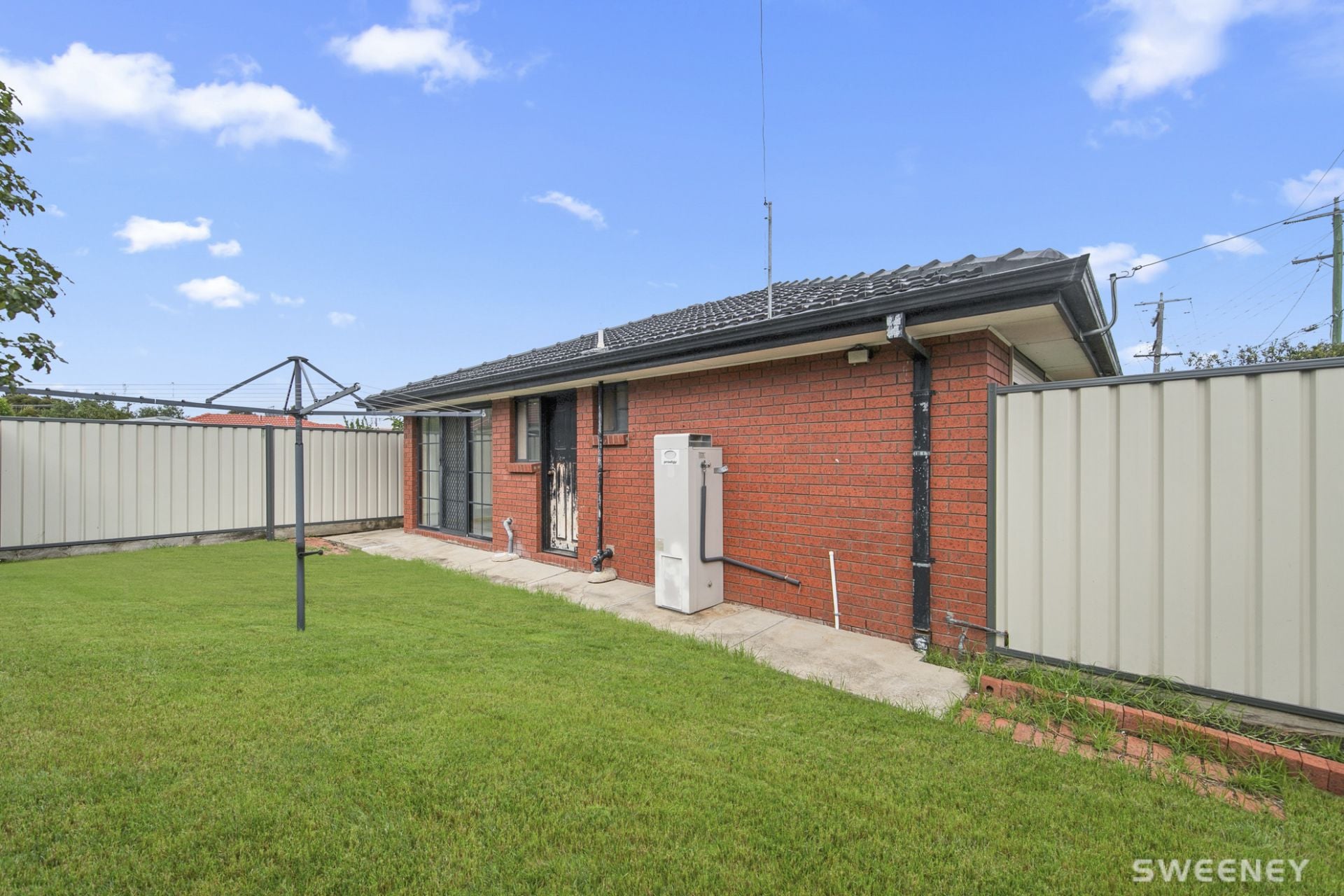 1/24 Newham Way, Altona Meadows - Image 1