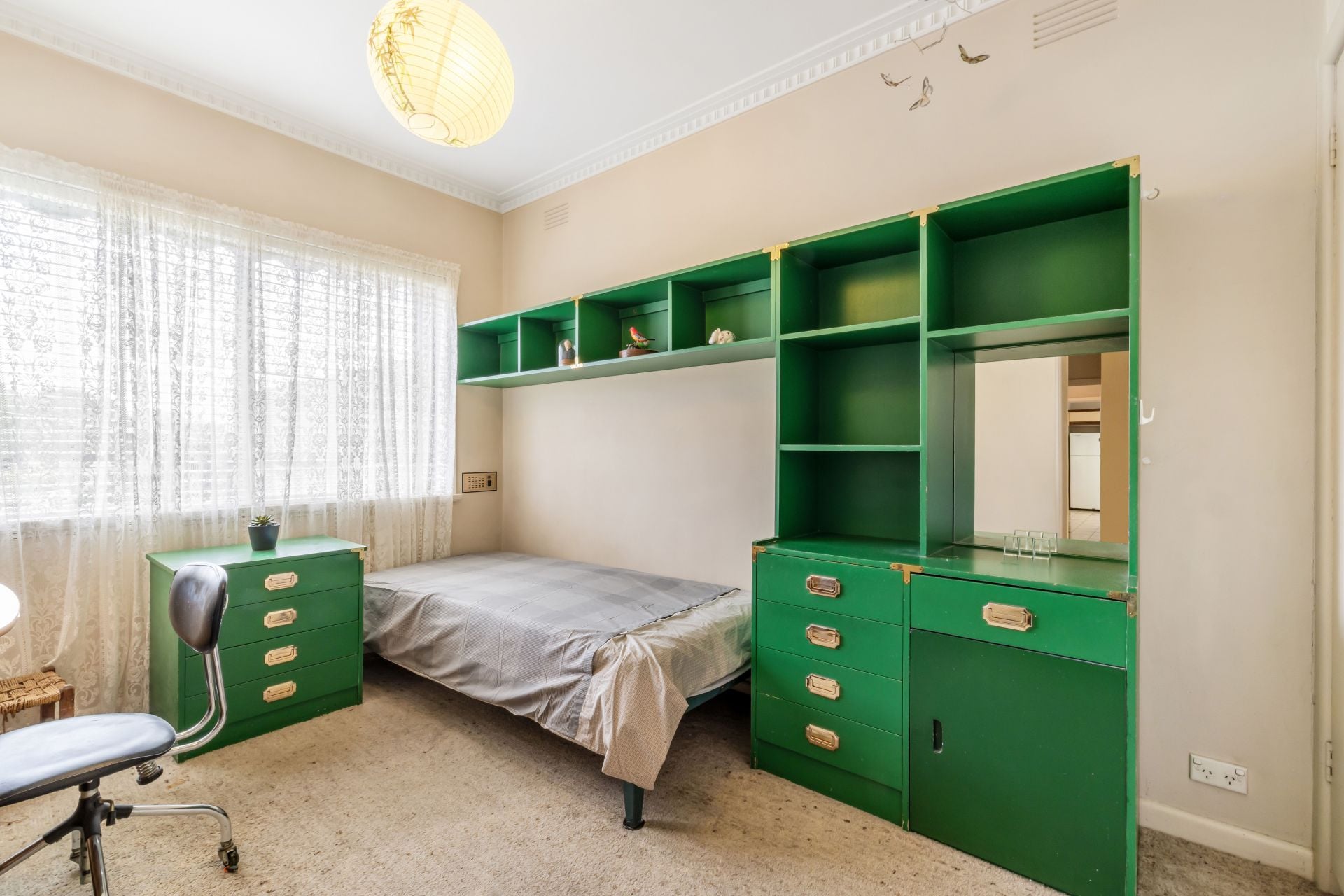 Mid Century Charm With Lots Of Potential