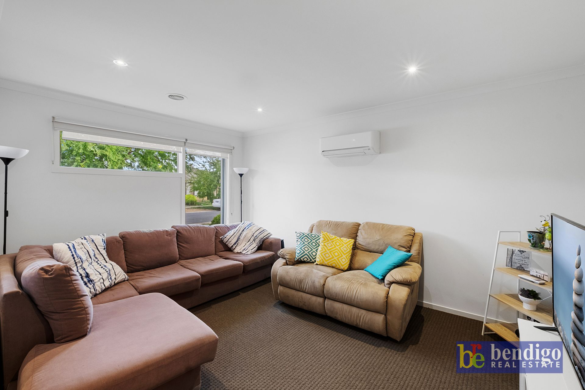 27 Saltbush Street Jackass Flat VIC, Flat - Thumbnail 4