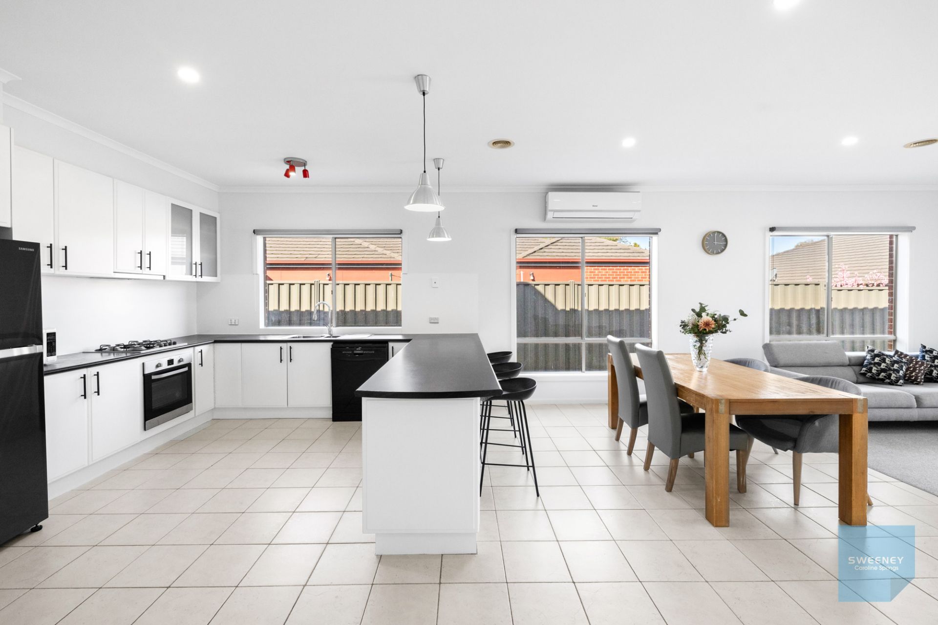 49 Klippel Way, Caroline Springs - Thumbnail 4