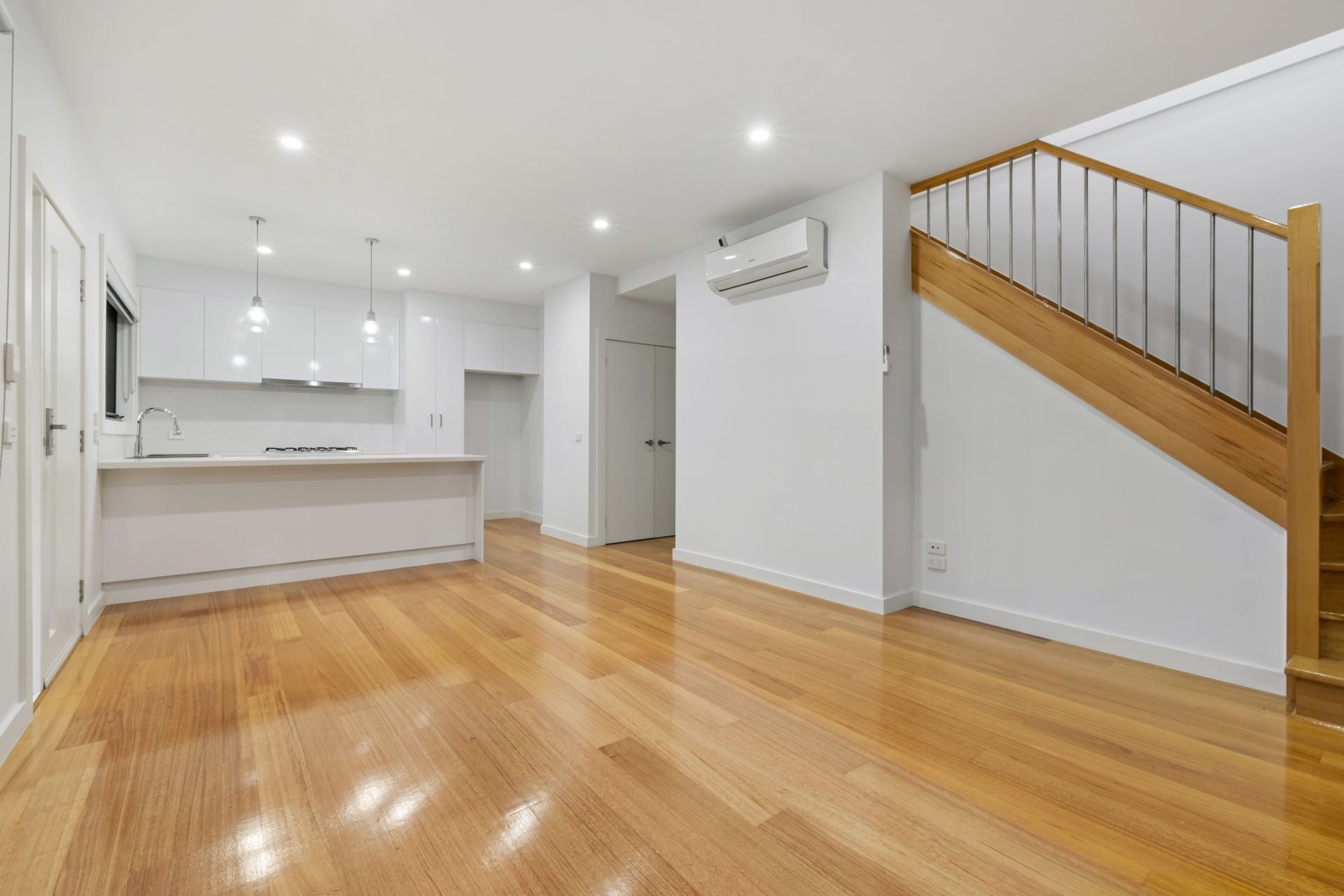 Modern 3-Bedroom Townhouse in Prime Reservoir Location
