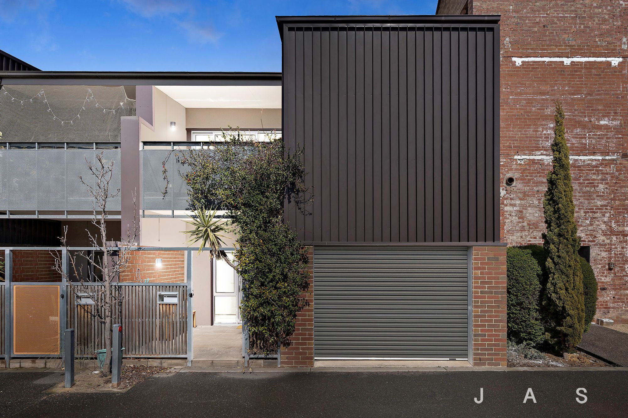 17 Newman Drive, Footscray, Footscray - Thumbnail 2