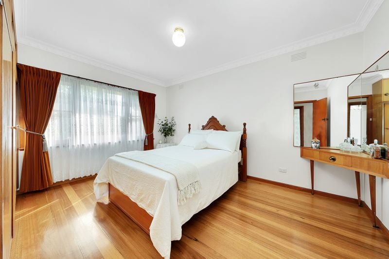 15 Elliot Street, Reservoir