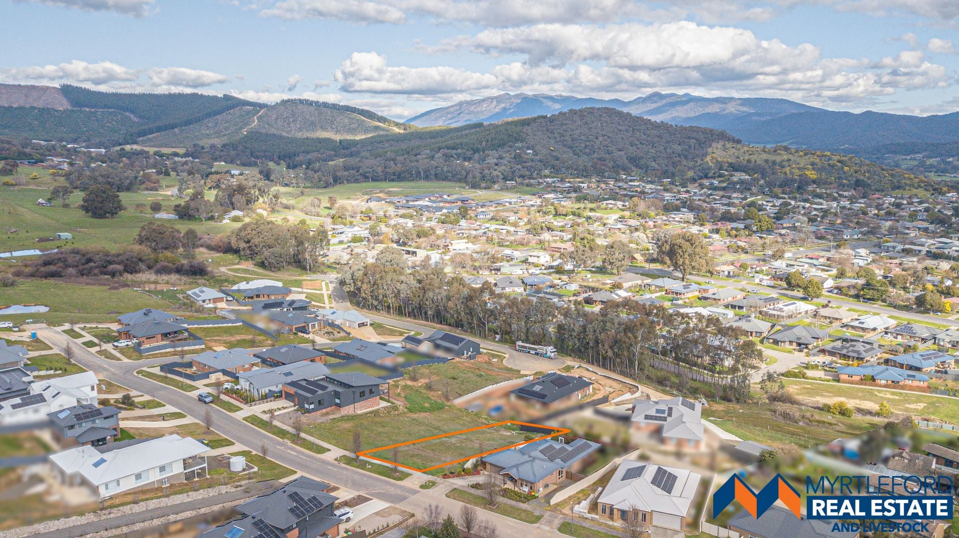 40 Rangeview Drive., MYRTLEFORD, Myrtleford - Thumbnail 2