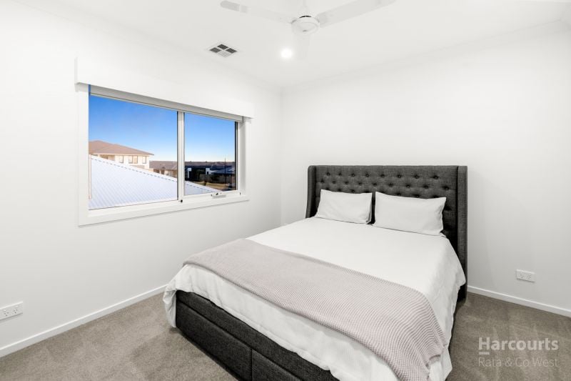 24 Stricta Circuit, Fraser Rise