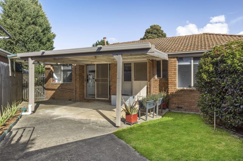 1/10 Brigden Court, Mill Park