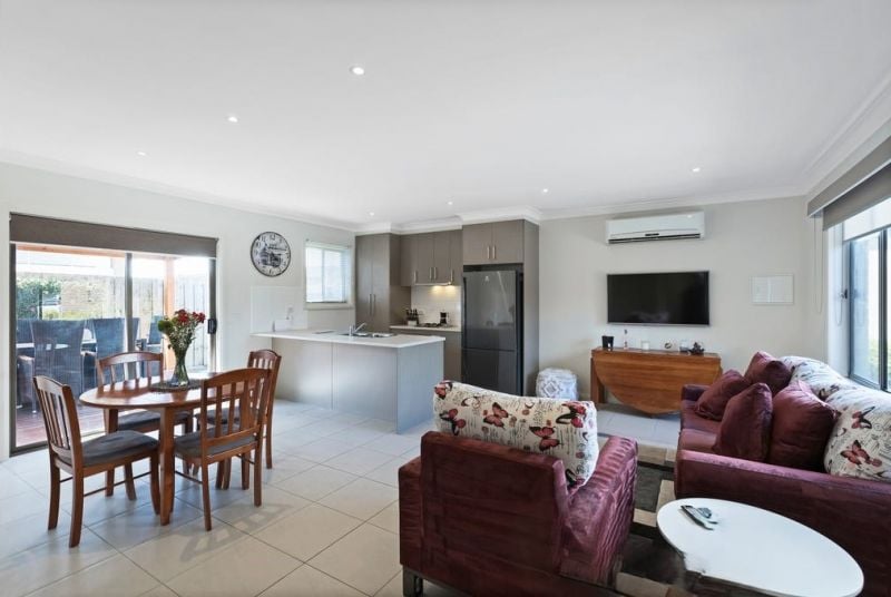 2/59 Craigmoor Crescent, Mernda