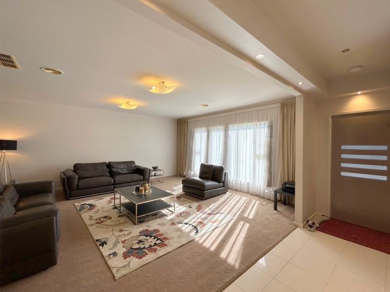 12 Shine Walk, Epping