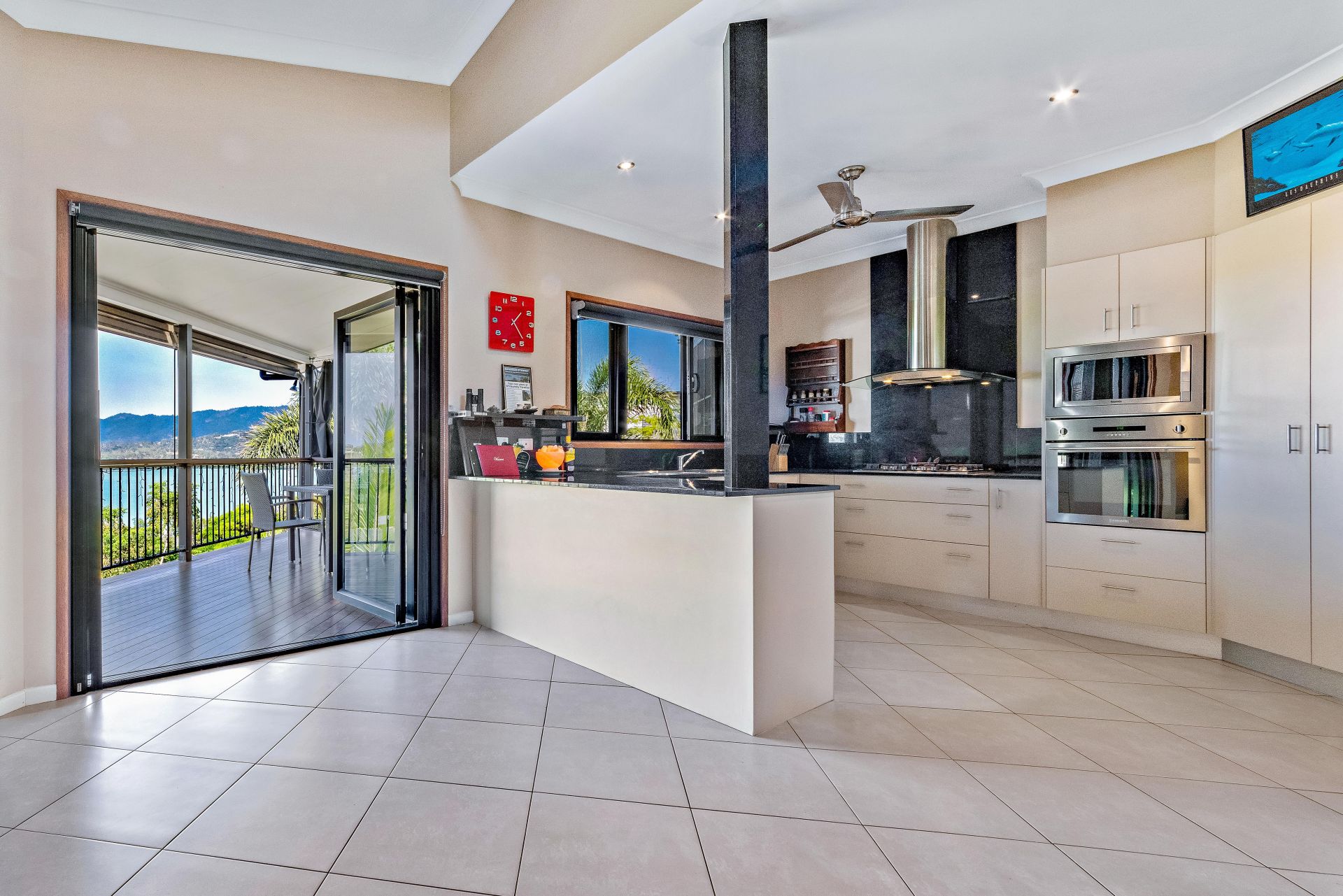 25 Beth Court Cannonvale QLD, Cannonvale - Thumbnail 8