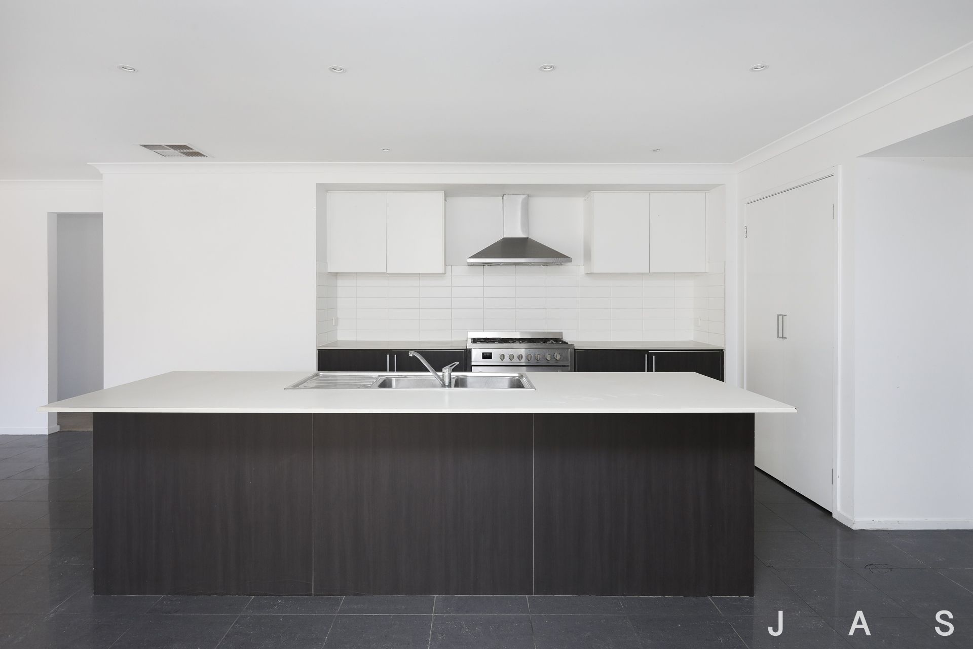 13 Layton Ct Truganina VIC, Truganina - Thumbnail 6