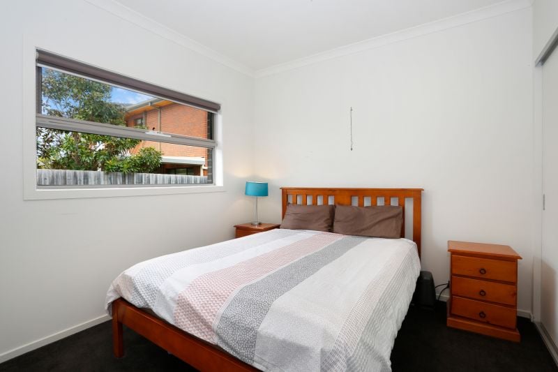 3/128 Rathcown Road, Reservoir