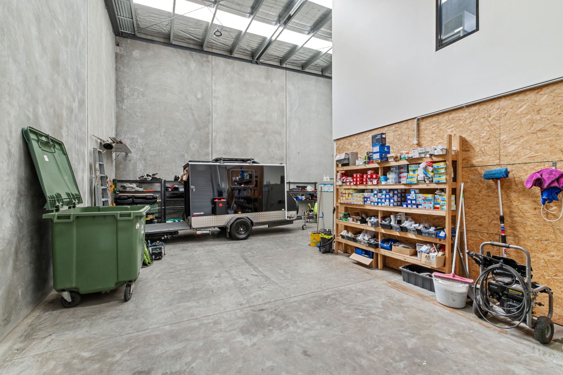 QUALITY OFFICE WAREHOUSE