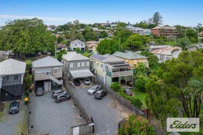 HIGH QUALITY OFFICE/MEDICAL WITH 10 CAR PARKS!