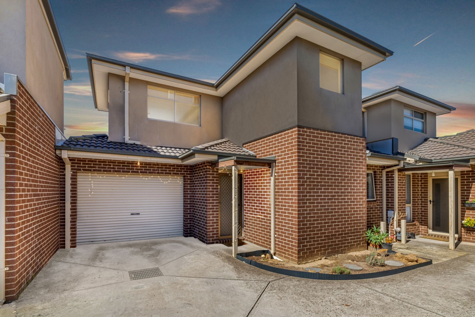 Modern Comfort In A Low Maintenance Setting