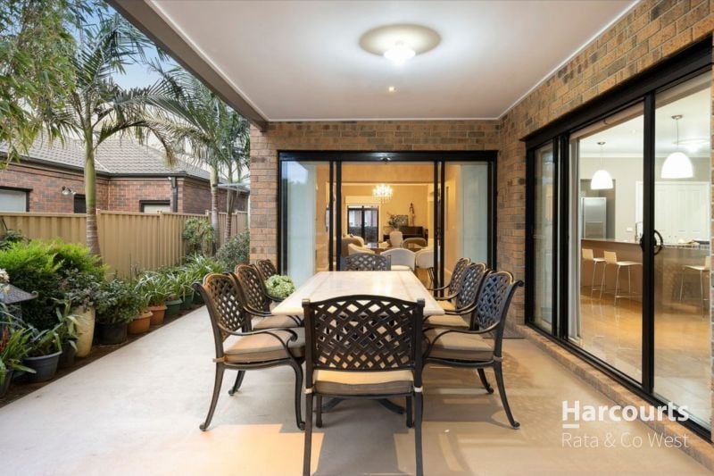 15 Clementson Drive, Caroline Springs