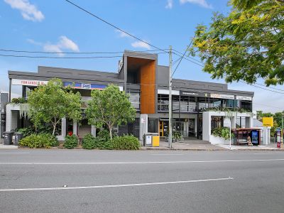 GROUND FLOOR OFFICE/RETAIL OPPORTUNITY!