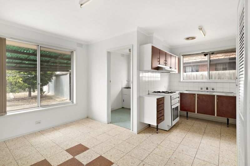 19 Bates Avenue, Thomastown