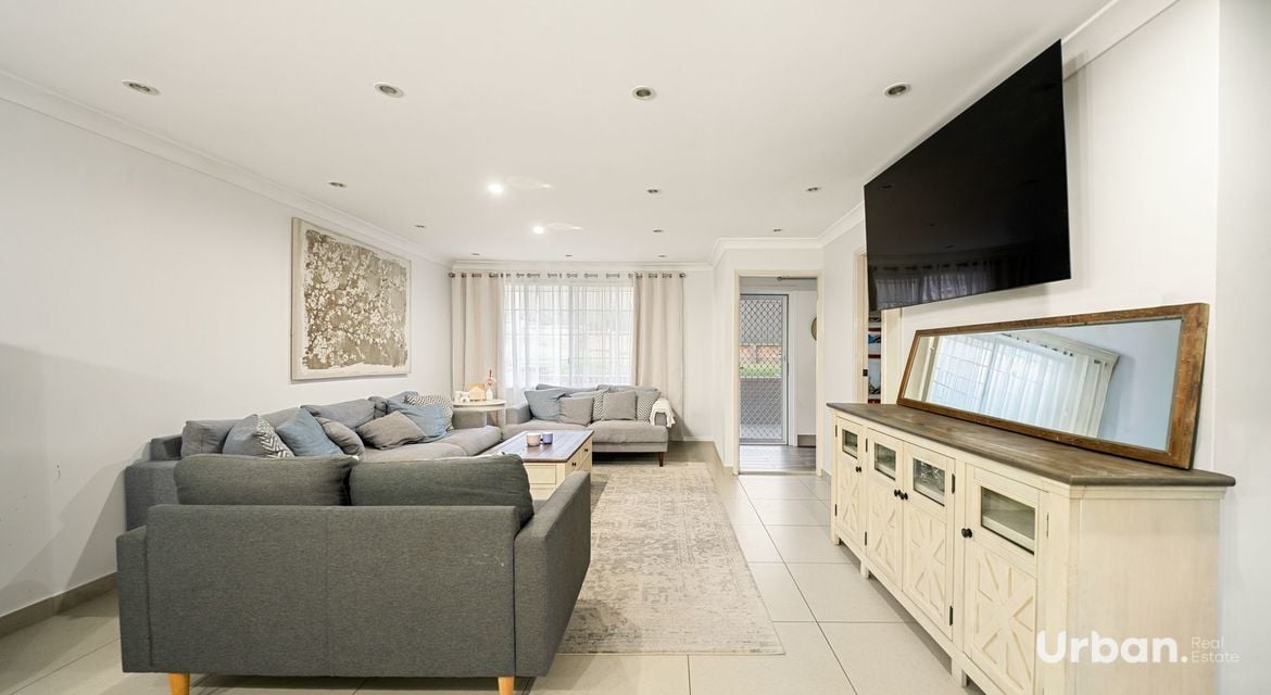 Ambarvale 8 Sikes Place