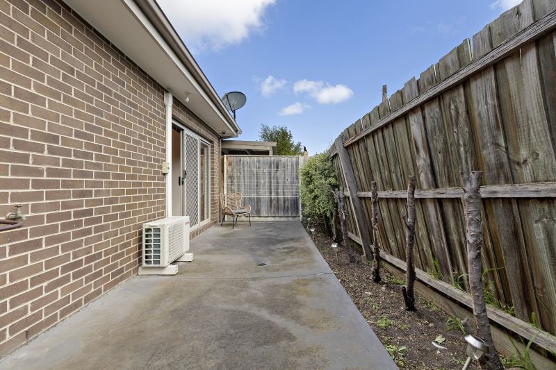 4/128 Rathcown Road, Reservoir