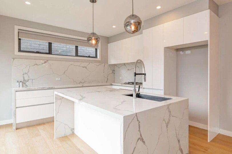 Modern & Low-Maintenance Living in a Prime Hadfield Location