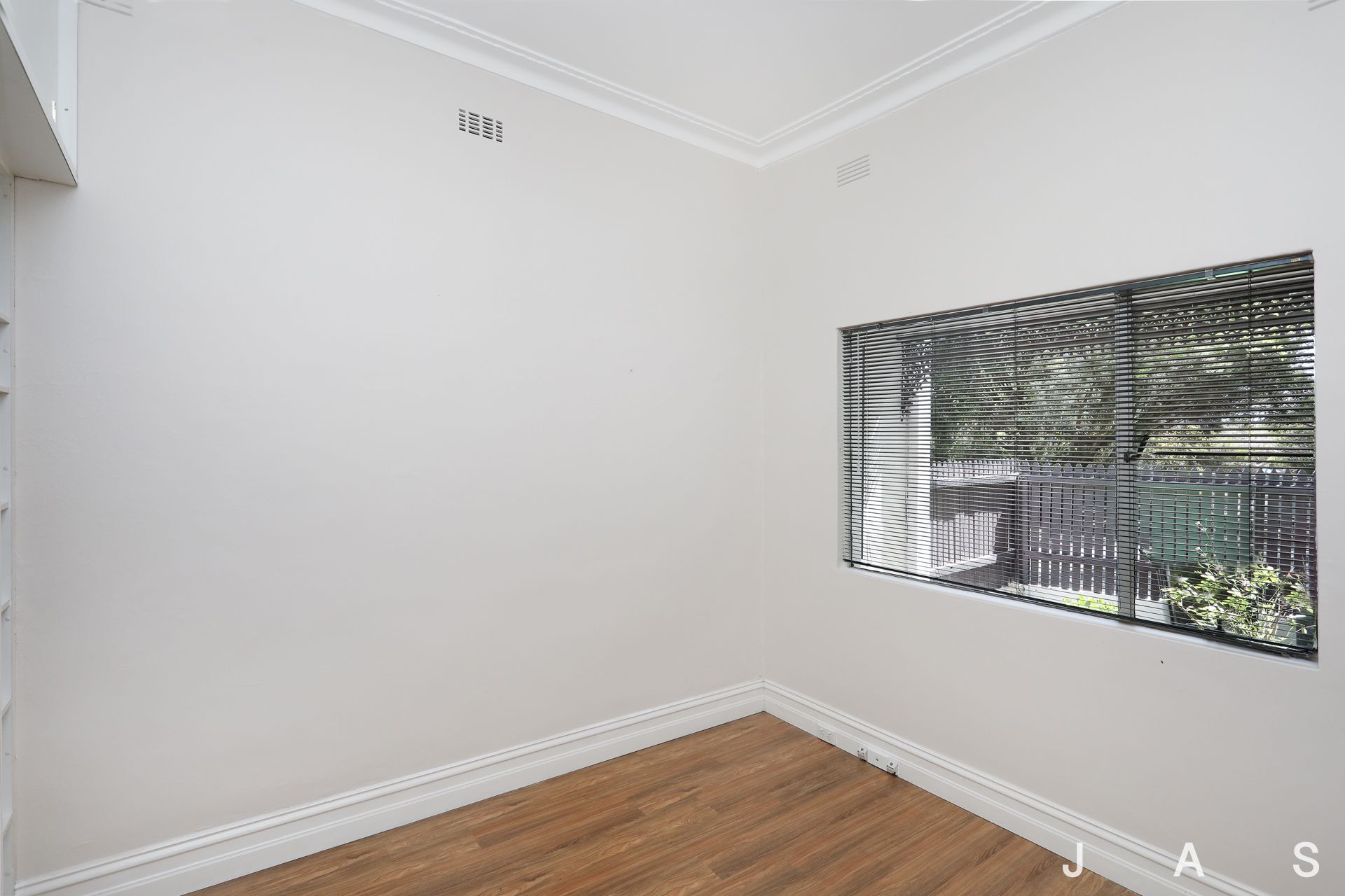 196 Pin Oak Crescent Flemington VIC, Flemington - Thumbnail 4